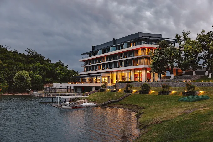 Kvareli Lake Resort თუ სასტუმრო ქალაქის ცენტრში? როგორ შევარჩიოთ ადგილი შვებულების გასატარებლად კახეთში?